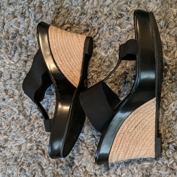 Charles by Charles David slip on wedges - Picture 2 of 6